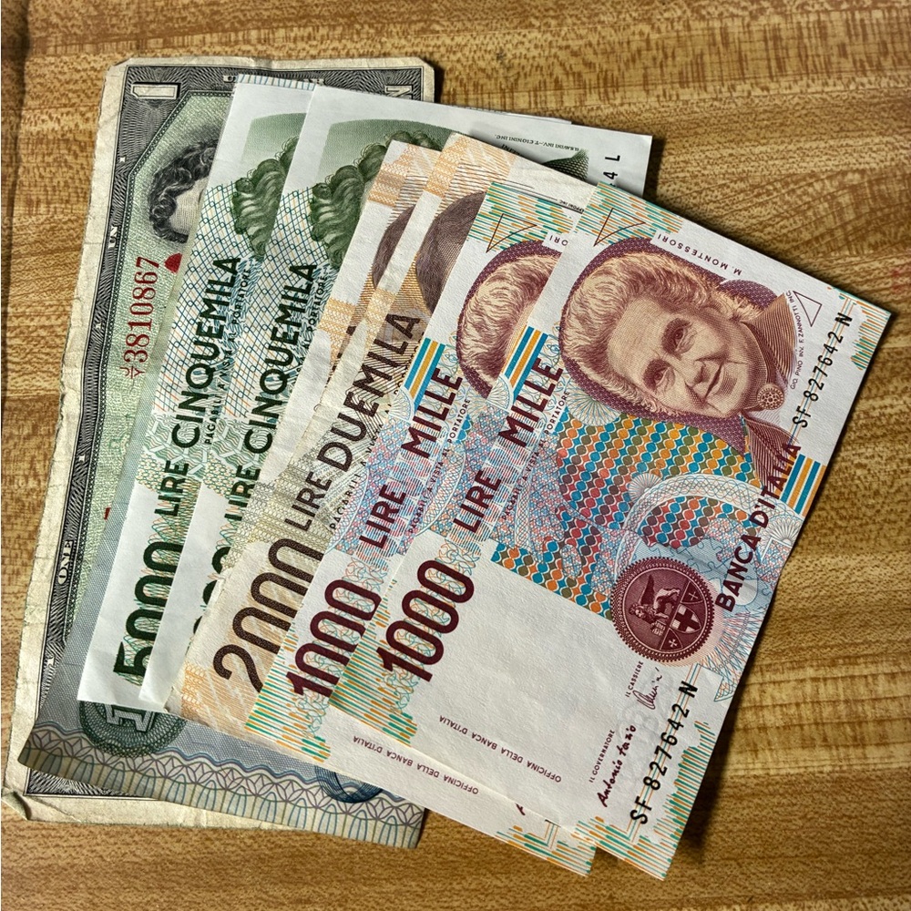 Assorted Foreign Currency Collection - Picture 4 of 4